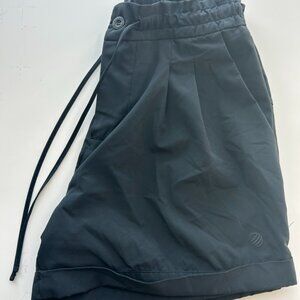 Mondetta Performance Gear Women's Pleated Cuffed Travel Shorts - Black